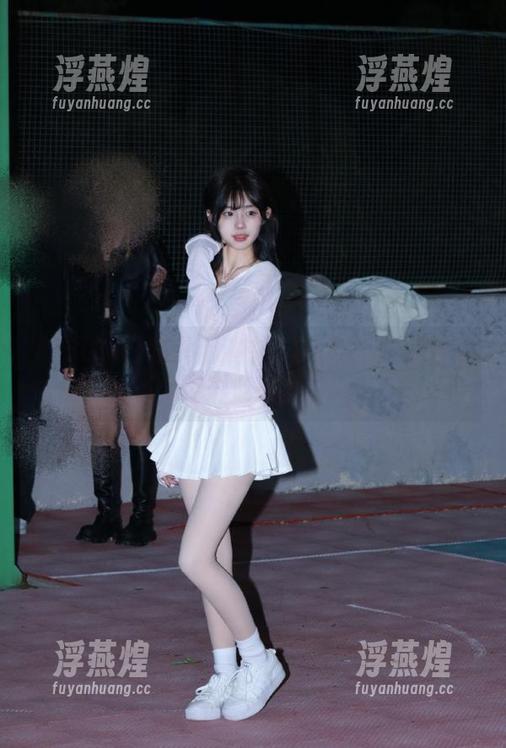 91吃瓜 好戏上演中:91吃瓜网址的爆料力度形成强烈对比!