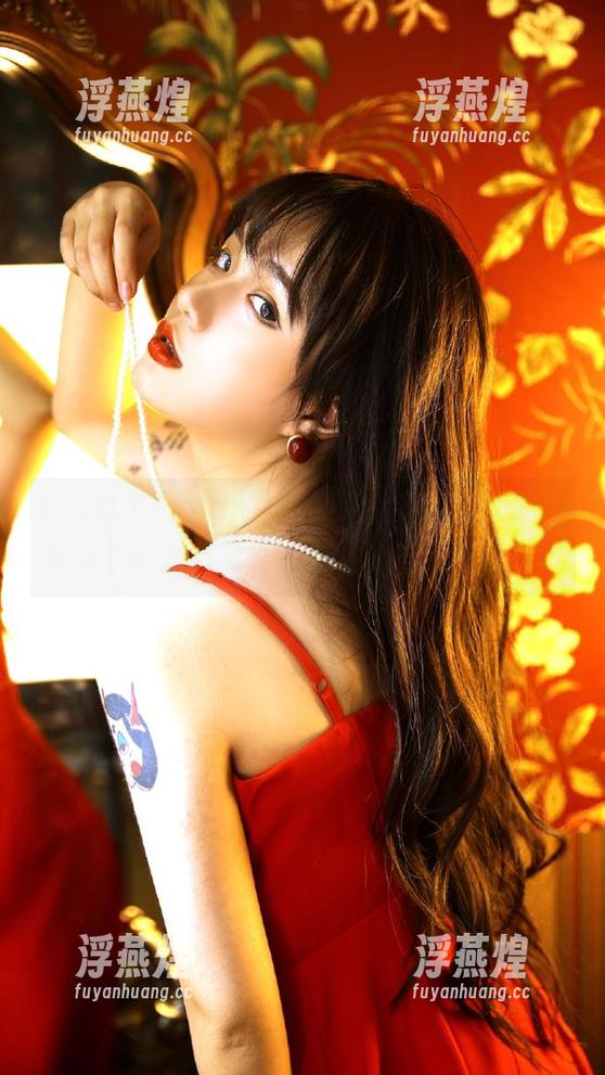 zztt “zztt11苹果版”更新了,很好奇这个版本有没有送小鲜肉?看开胃不?