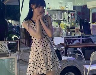 坐下来，观看吃瓜网的今日热榜，心里默默想…这瓜能吃吗？