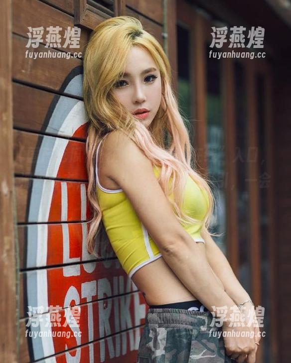 国产吃瓜 我在“国产吃瓜在线”入口,滑来滑去,一会儿被这条动态吸引,一会儿又被聊天框套牢。