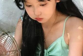 不说了，视频里的惊天大瓜实在是太抢眼，我爱五一吃瓜无奈巅峰