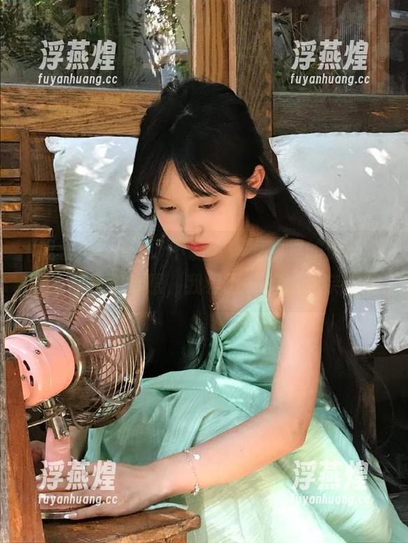 不说了，视频里的惊天大瓜实在是太抢眼，我爱五一吃瓜无奈巅峰