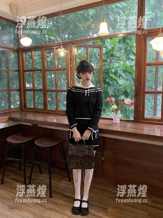 每当“我要吃瓜网”更新，我就是那个认真观看的路人甲，一脸热情。