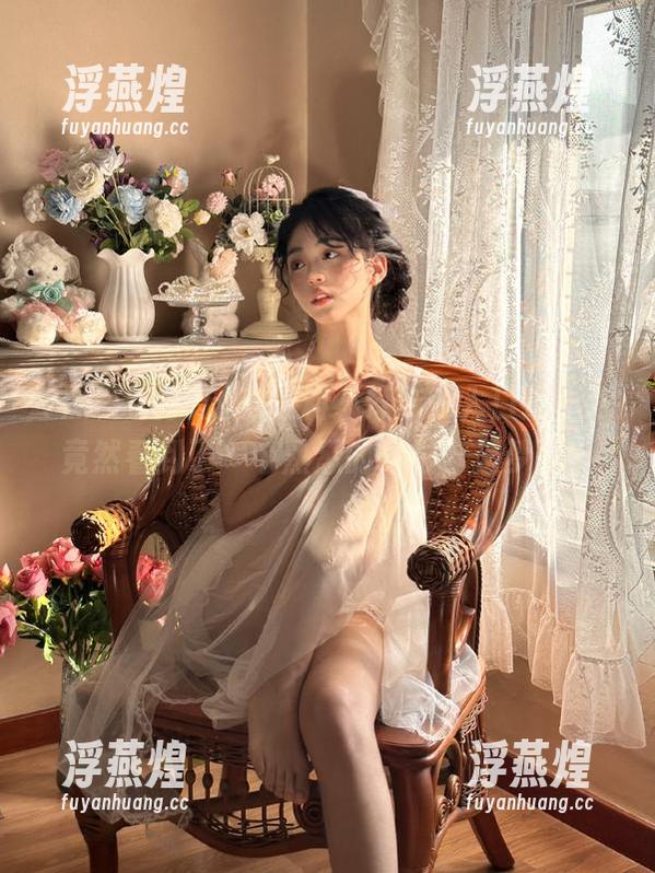 在黑料不打烊的入口边，我竟然看到了一个熟悉的身影，是梦吗？