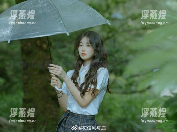 黑网料 首页的黑网料:明明是热闹,心里却有点空。